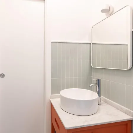 Romantic Seaview Flat With Balcony