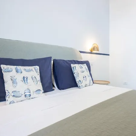 Romantic Seaview Flat With Balcony * 소렌토